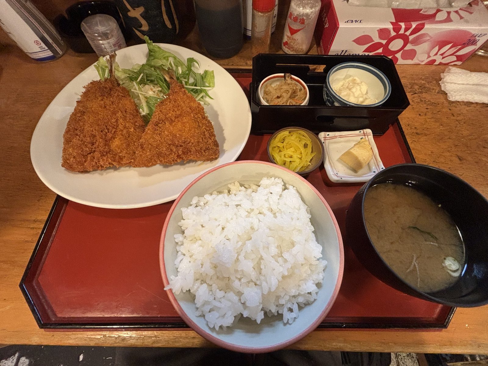 運ばれてきたアジフライ定食